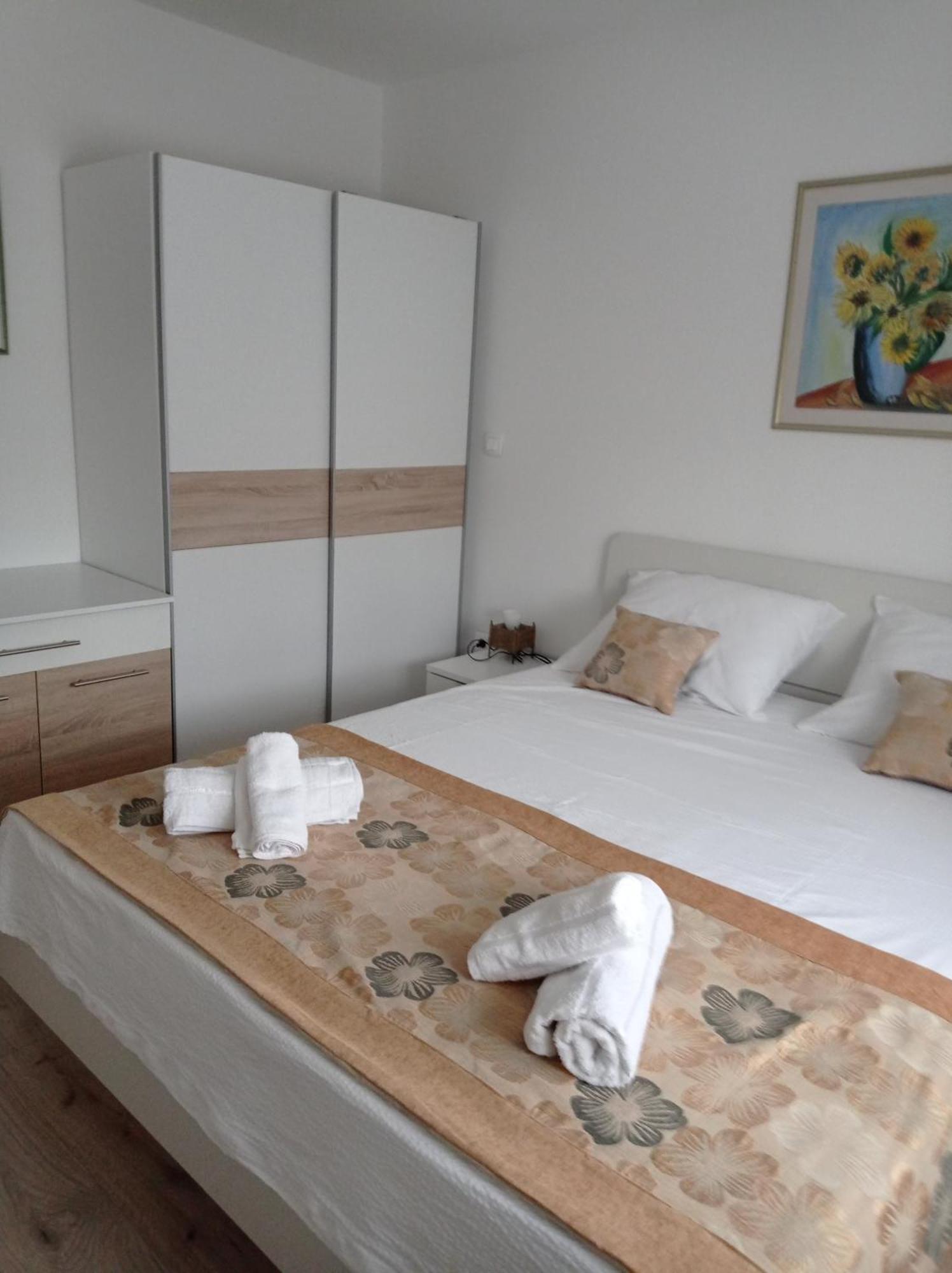 App Letta Sunset Pula Apartment Exterior foto