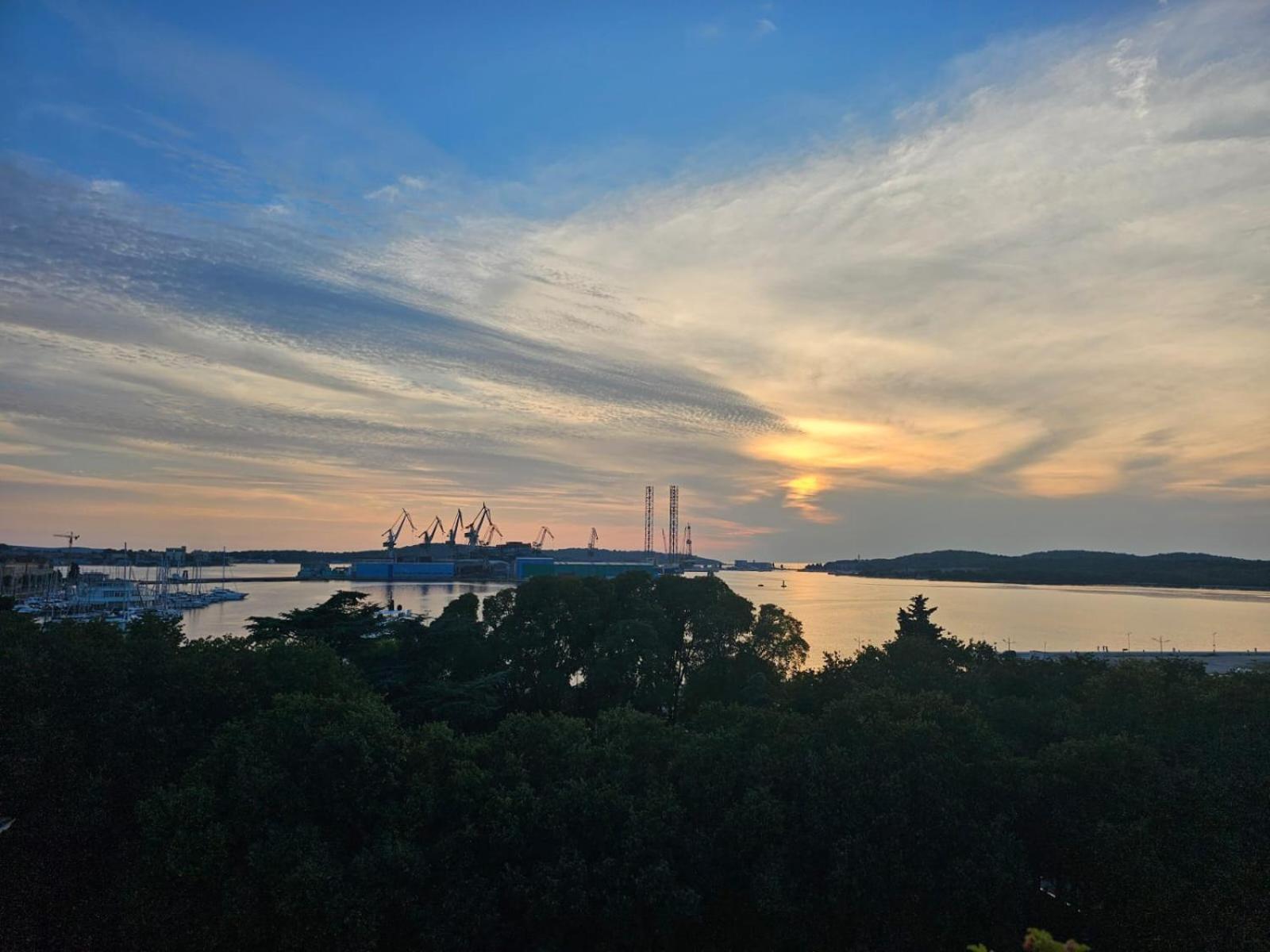 App Letta Sunset Pula Apartment Exterior foto